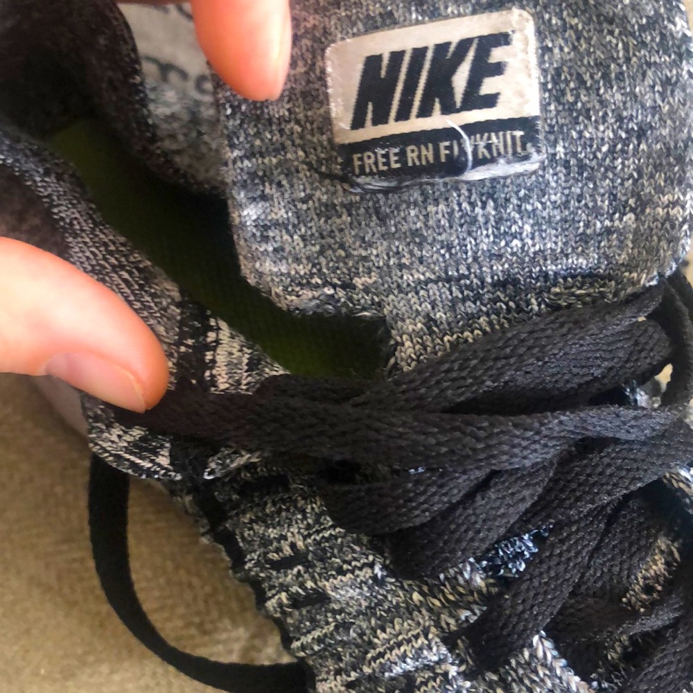 Nike black shoes - Picture 5 of 7